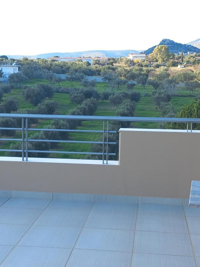 Calmness Near The City Vari  Exterior photo